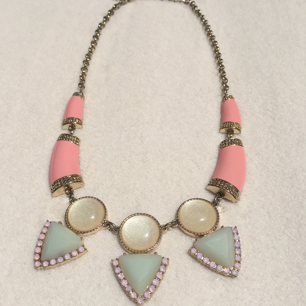 ▪️FINAL SALE 2/5▪️ Pink and Green Statement Necklace